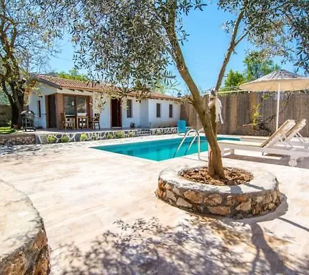 Hackberry Villa *
